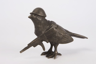 Private Finch (helmet),Malia Jensen
