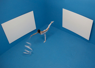 Air Drawings of the Guggenheim (Performance) ,davide balula