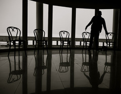 20130306150332-dancing_on_miror