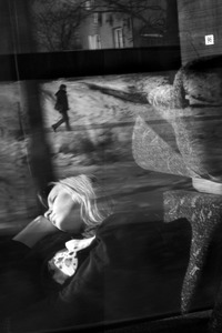 20130324122536-15_annaarendt_maedchenschlafendimzug_20x30
