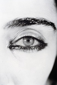20130406062031-calendar-1_offered_eyes_neshat_resize