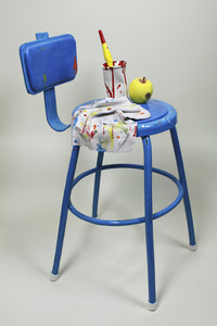20130417172410-blue_stool