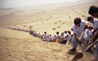 “When Faith Can Move Mountains” ,Francis Alÿs