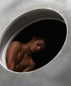 20130602032133-porthole