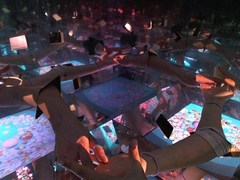 20130606182719-the_hello_cube_by_hellicar_lewis_def