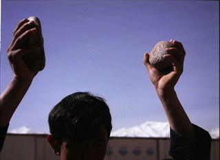 Clapping with Stones,Lida Abdul