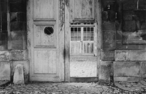 Door2