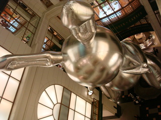 Jeff K\'s bunny at Macys,Jeff Koons